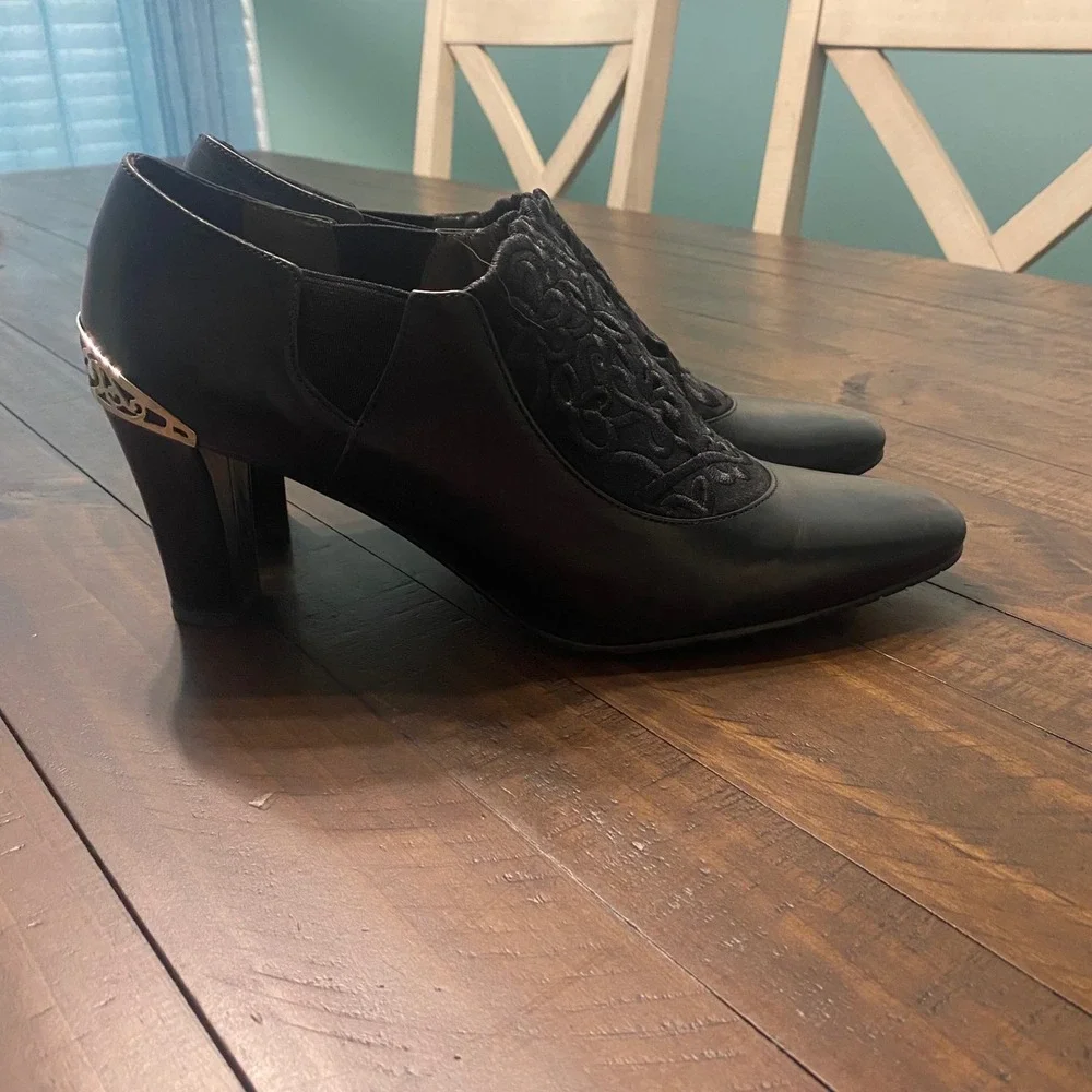 Brighton Rand Black Leather Embroidered Filigree Heel Ankle Boots 10M Vitage 90s